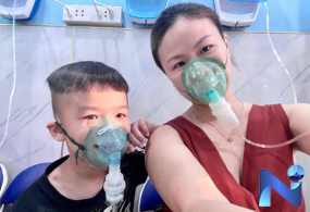 Xông Khí dung mũi họng